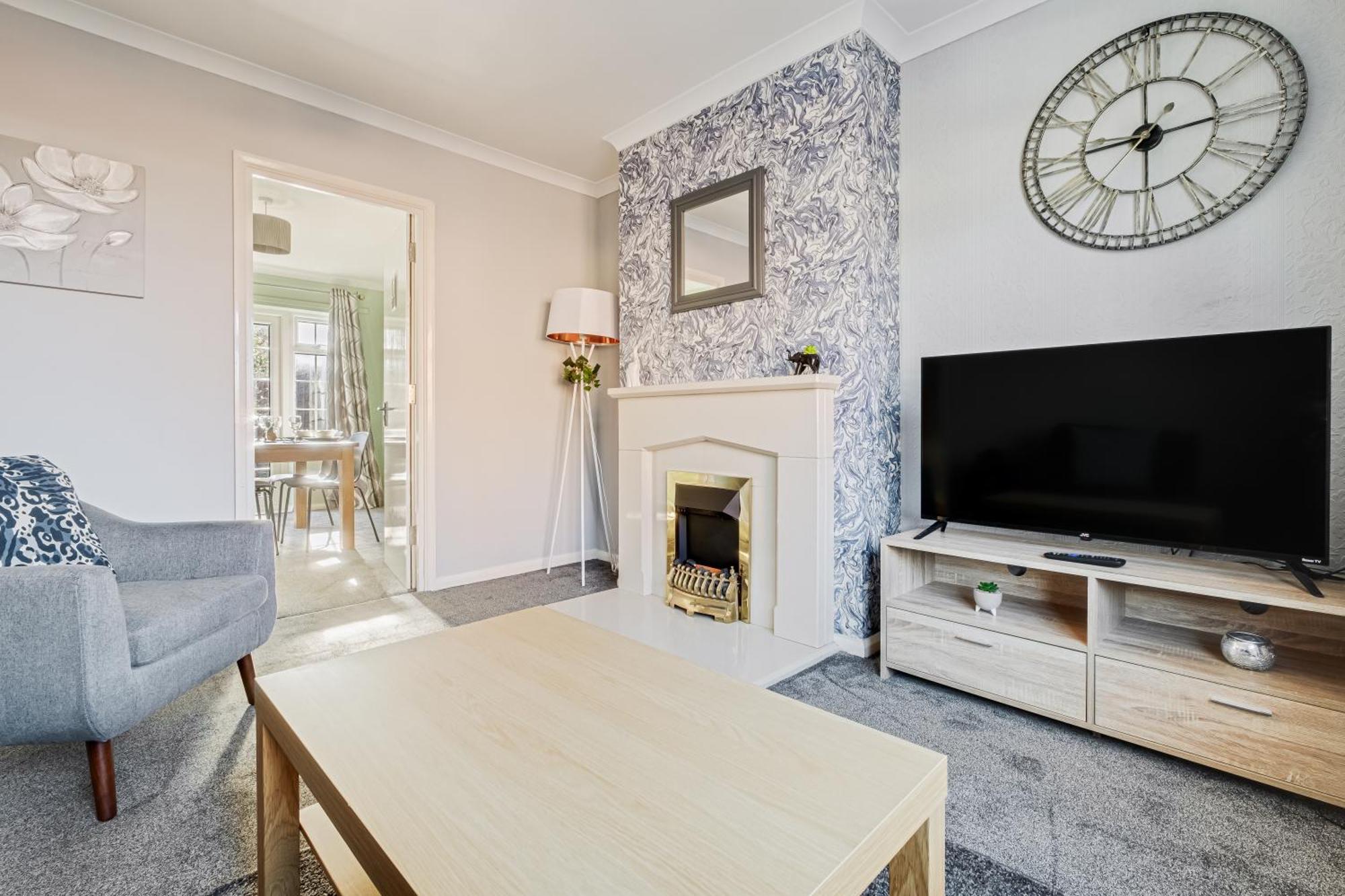 Comfy And Freshly Redecorated Home By Our Home Short Stays Close To Town Centre With Free Parking Bedford Dış mekan fotoğraf