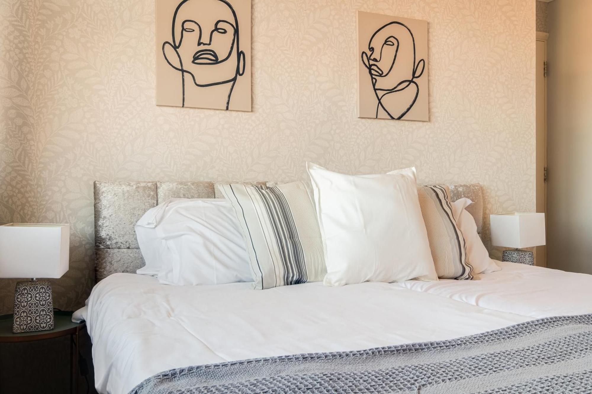 Comfy And Freshly Redecorated Home By Our Home Short Stays Close To Town Centre With Free Parking Bedford Dış mekan fotoğraf